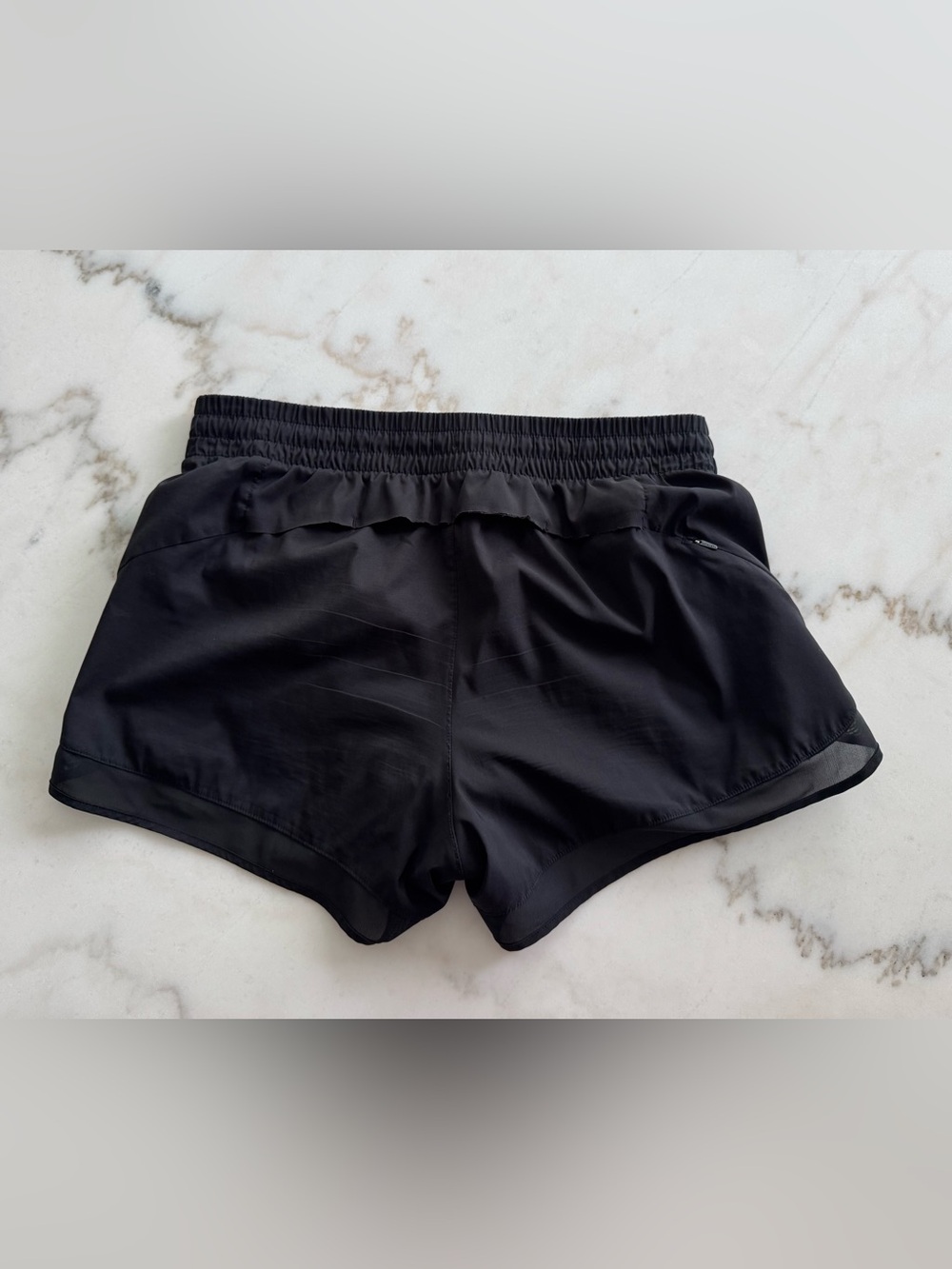 Athleta Mesh Racer Run Mid Rise 4” Short in Black, Size Medium - Picture 2 of 4